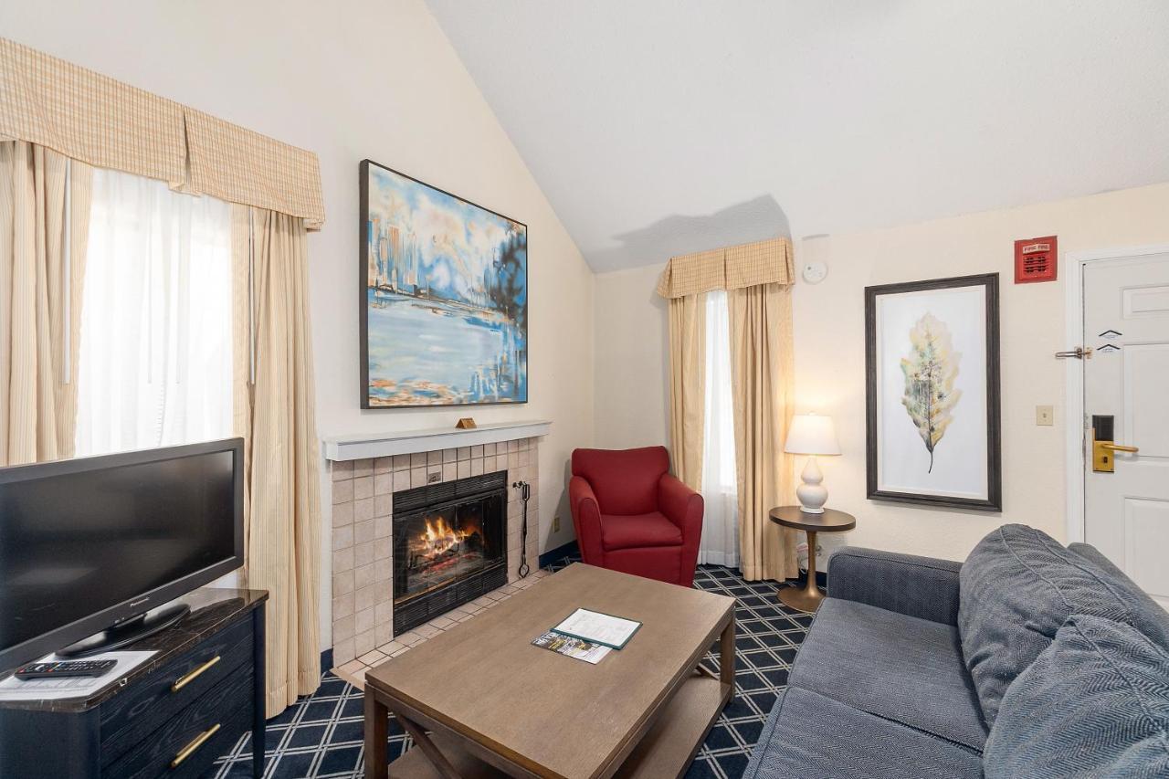 Residences at Daniel Webster Merrimack Exterior foto