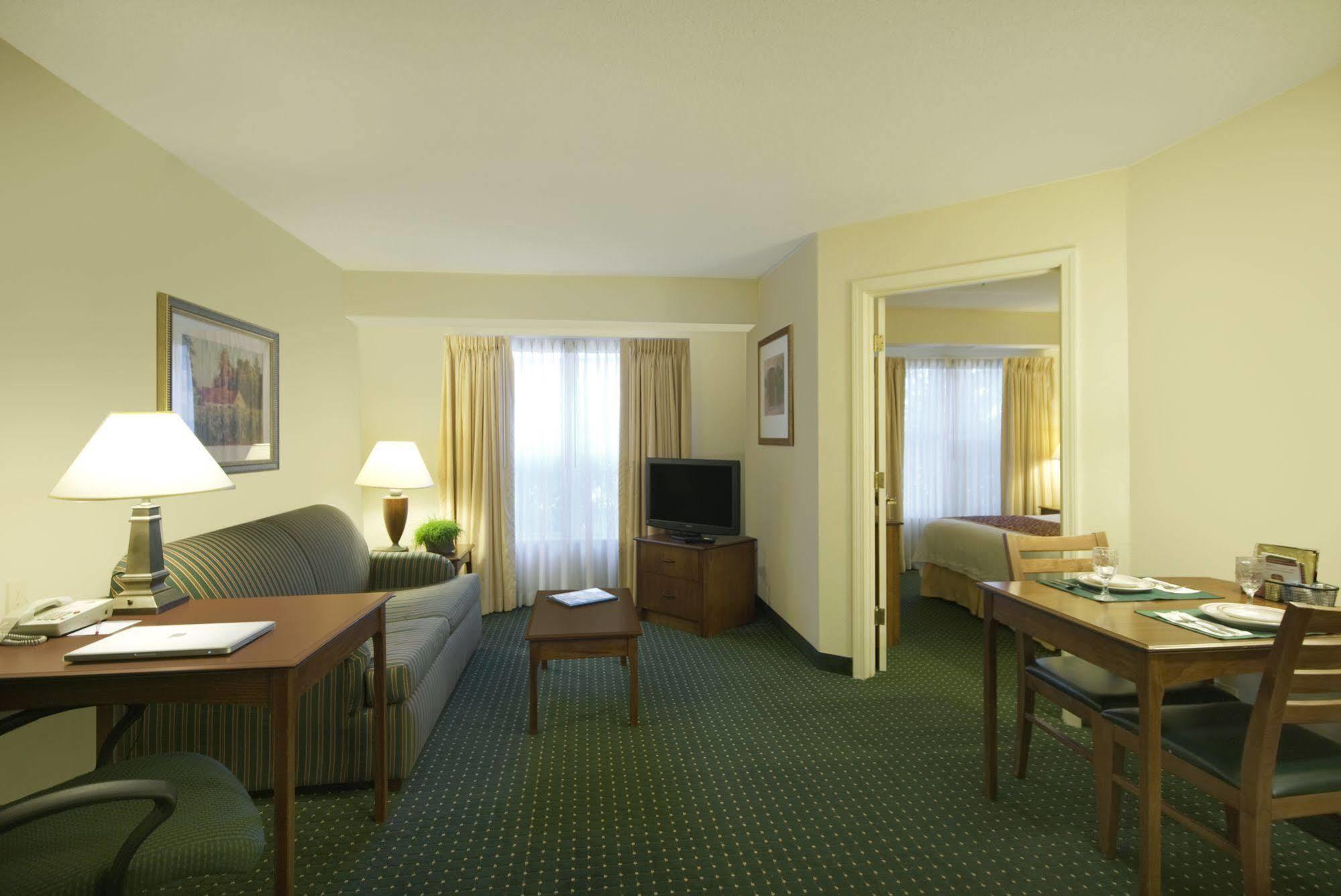 Residences at Daniel Webster Merrimack Zimmer foto